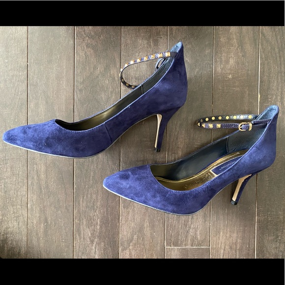 New in Box BCBG Royal Blue Suede Pumps with Ankle Strap and Gold Studs Size 8.5 - Picture 4 of 7